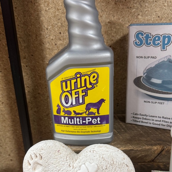 Urine Off Multi-Pet Stain Remover - Picture 1 of 4